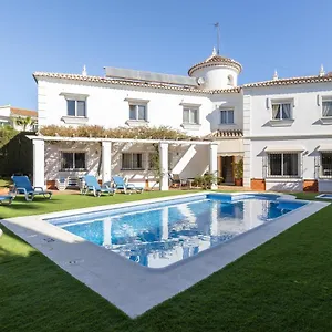 https://villa-eden-nerja-29780.hotelsinnerja.org